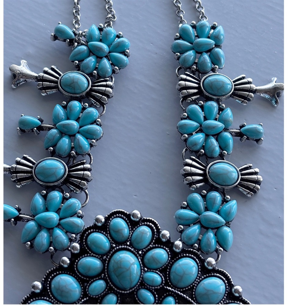Necklace faux turquoise silver lobster claw squash blossom western style - Picture 2 of 3